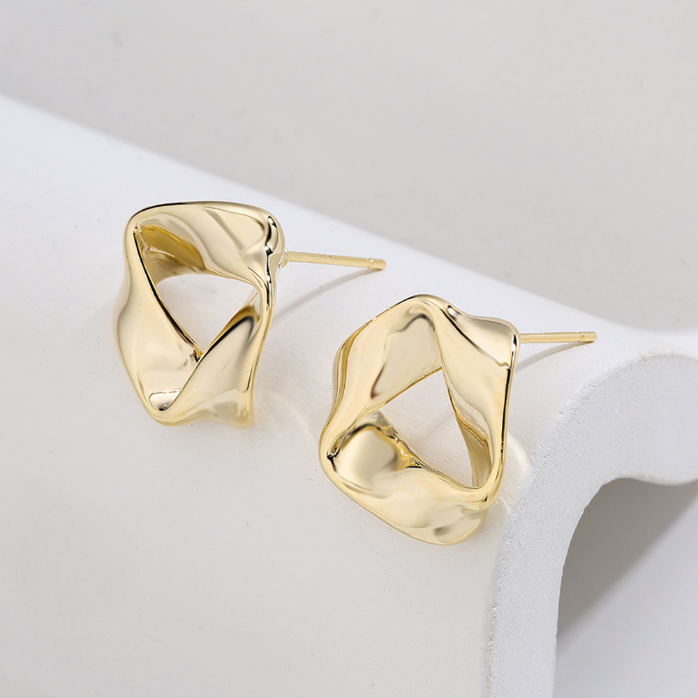 Fashion Triangle Copper Gold Plated Ear Studs 1 Pair display picture 2