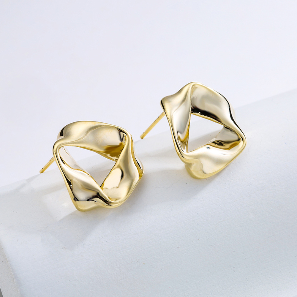 Fashion Triangle Copper Gold Plated Ear Studs 1 Pair display picture 3