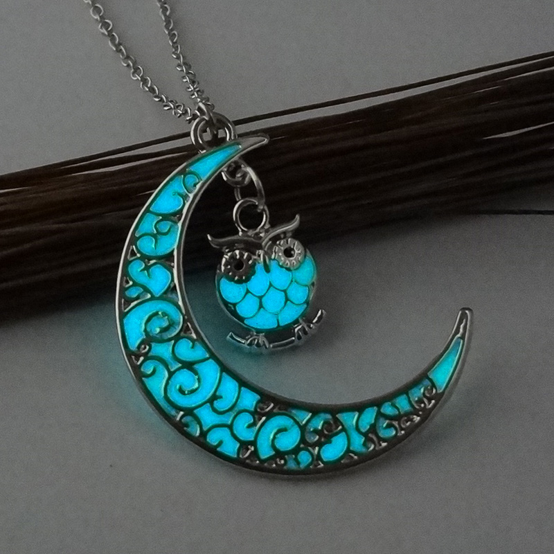 Retro Moon Water Droplets Alloy Luminous Hollow Out Women's Men's Pendant Necklace display picture 16