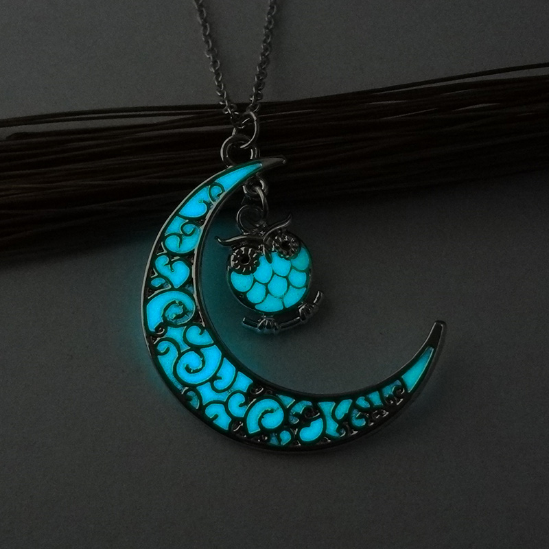 Retro Moon Water Droplets Alloy Luminous Hollow Out Women's Men's Pendant Necklace display picture 17