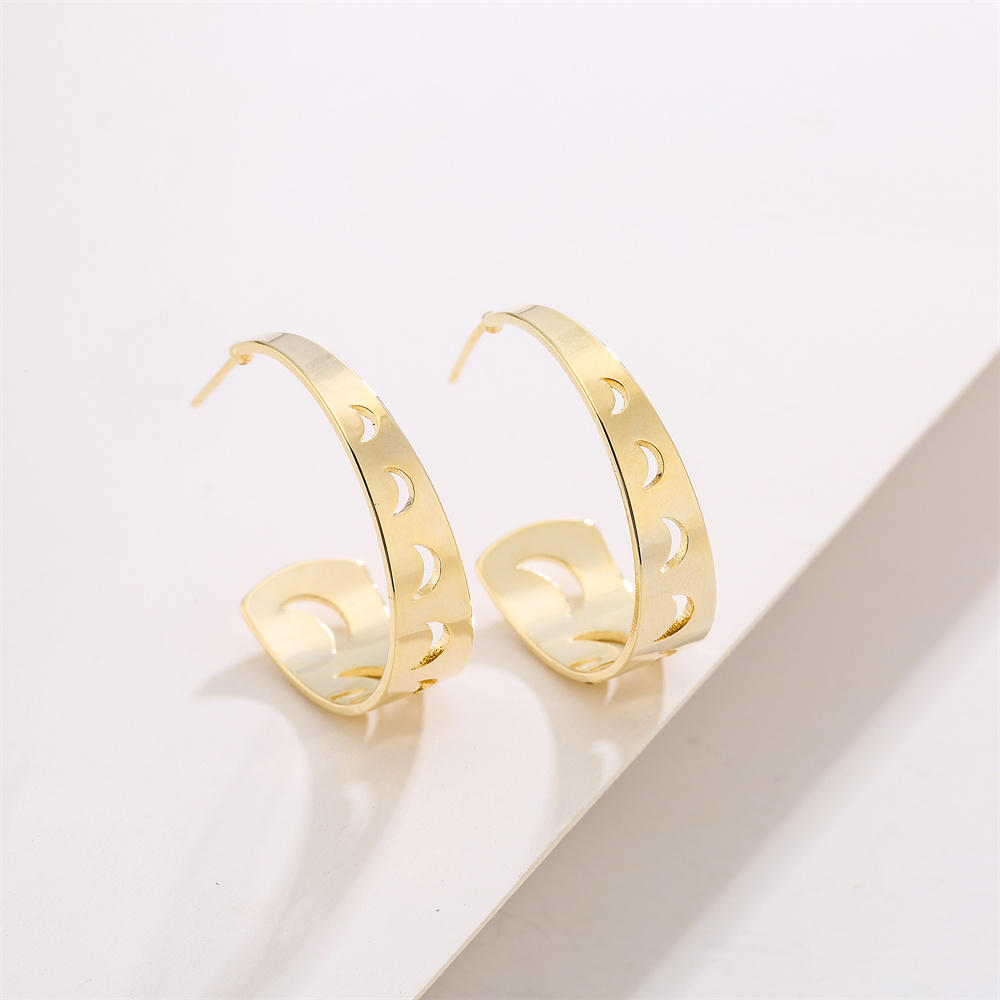 1 Pair Fashion C Shape Moon Gold Plated Copper Gold Plated Ear Studs display picture 1