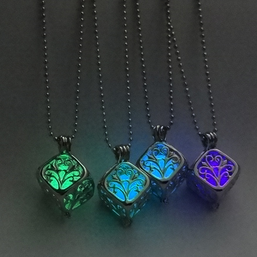 Retro Geometric Tree Alloy Luminous Women's Men's Pendant Necklace 1 Piece display picture 6