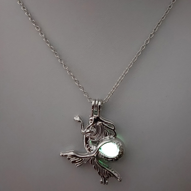 Retro Dragonfly Alloy Luminous Women's Men's Pendant Necklace 1 Piece display picture 9