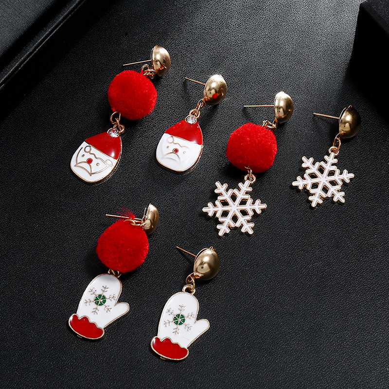 Fashion Santa Claus Gloves Snowflake Alloy Enamel Plating Women's Drop Earrings 1 Pair display picture 6