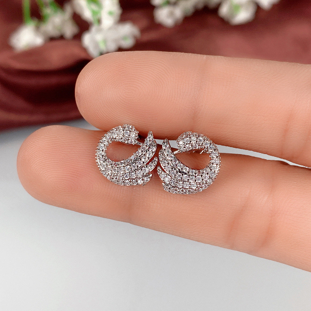 Fashion Swan Copper Plating Zircon Ear Studs 1 Pair display picture 2