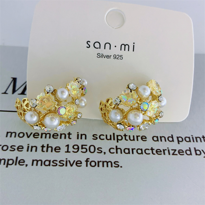 Glam Flower Alloy Diamond Artificial Pearls Women's Earrings 1 Pair display picture 5