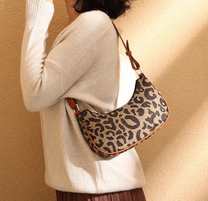 Women's Medium Pu Leather Houndstooth Plaid Leopard Fashion Square Zipper Underarm Bag display picture 5