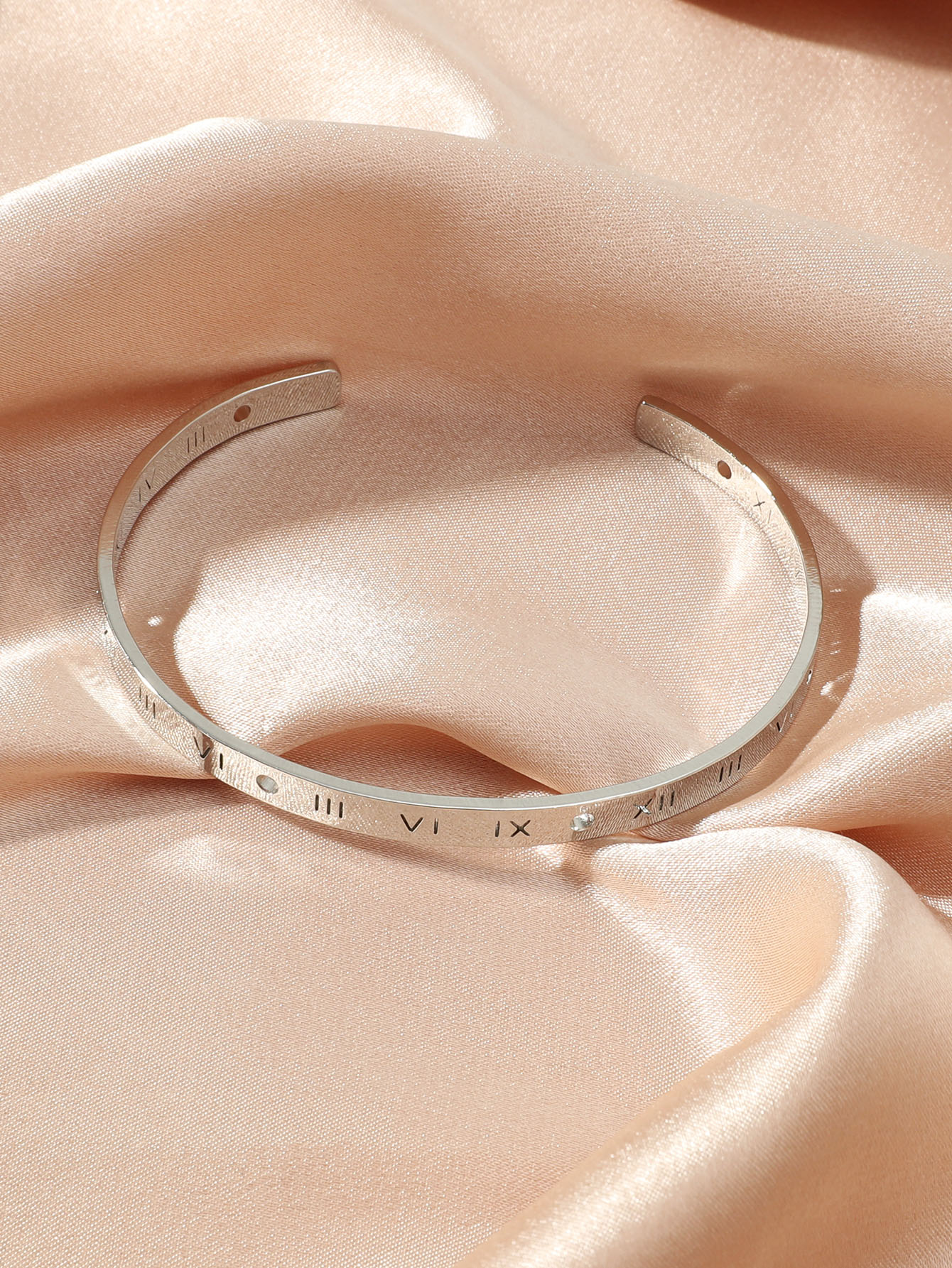 Élégant Numéro Le Fer Placage Femmes Bracelet display picture 7