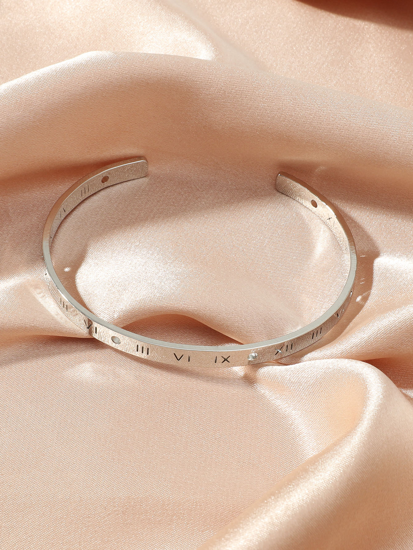 Elegante Número Hierro Enchapado Mujeres Brazalete display picture 7