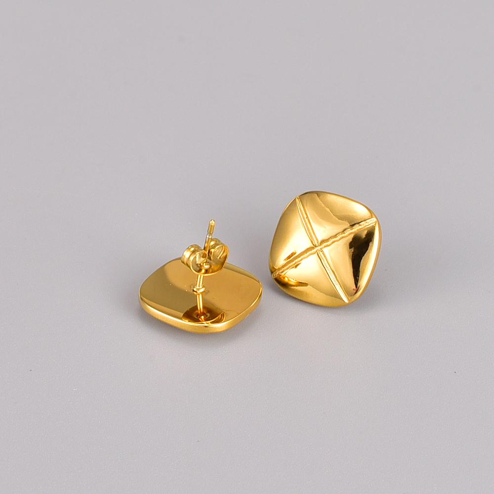 Fashion Cross Square Titanium Steel Gold Plated Ear Studs 1 Pair display picture 6