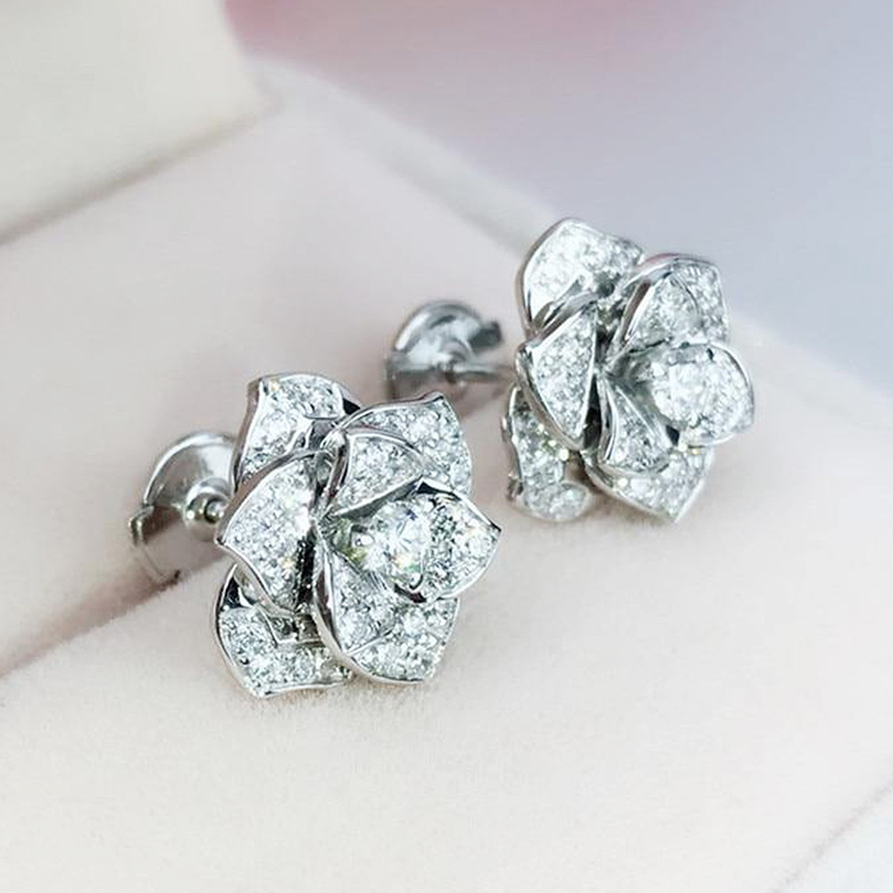 Mode Fleur Le Cuivre Placage Diamant Artificiel Boucles D'oreilles 1 Paire display picture 1