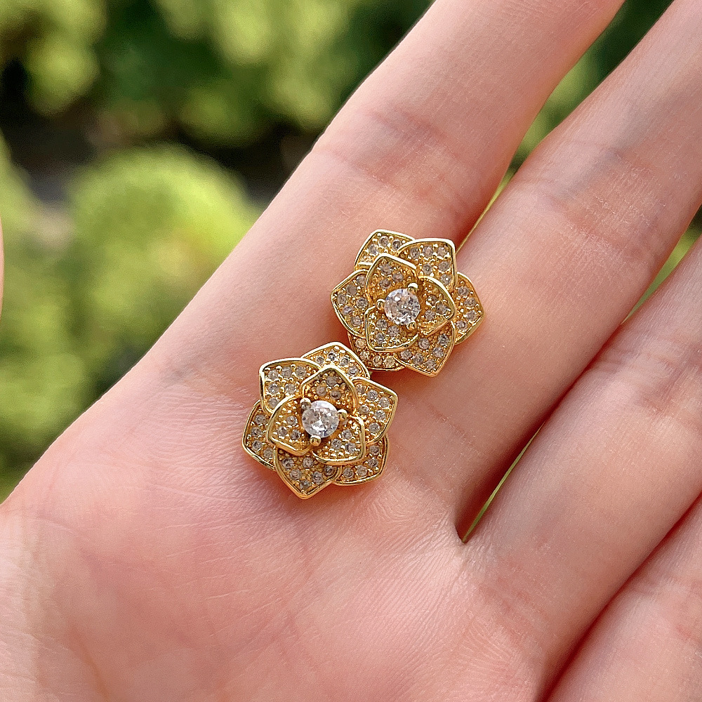 Fashion Flower Copper Plating Artificial Diamond Ear Studs 1 Pair display picture 7
