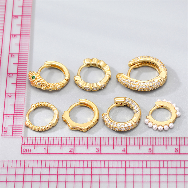 Simple Style Irregular Gold Plated Enamel Artificial Pearls Zircon Women's Hoop Earrings 1 Pair display picture 9