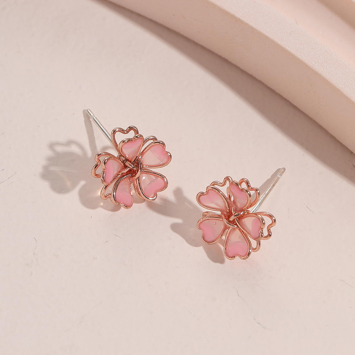 Sweet Flower Alloy Women's Ear Studs 1 Pair display picture 2