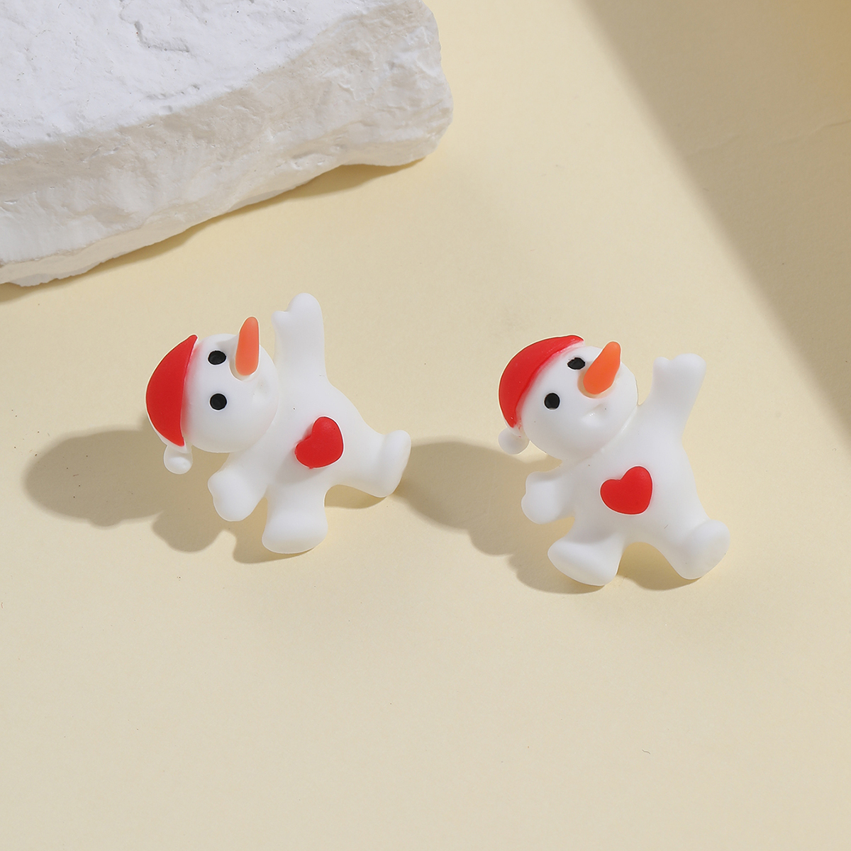 Cute Carrot Snowman Synthetic Resin Women's Ear Studs 1 Pair display picture 2