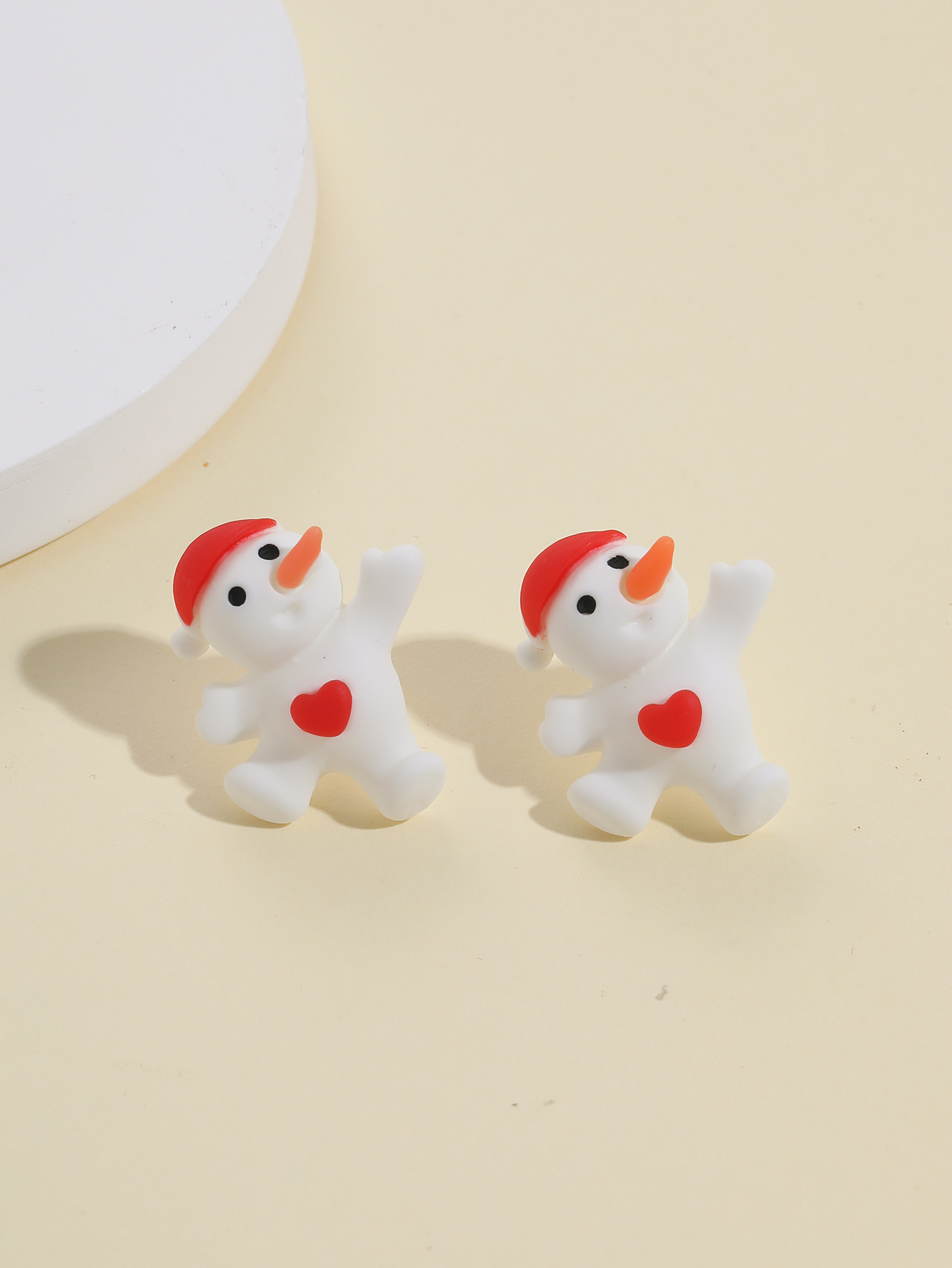 Cute Carrot Snowman Synthetic Resin Women's Ear Studs 1 Pair display picture 5