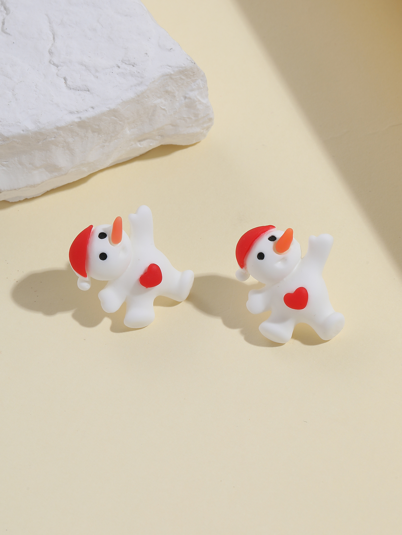 Cute Carrot Snowman Synthetic Resin Women's Ear Studs 1 Pair display picture 8