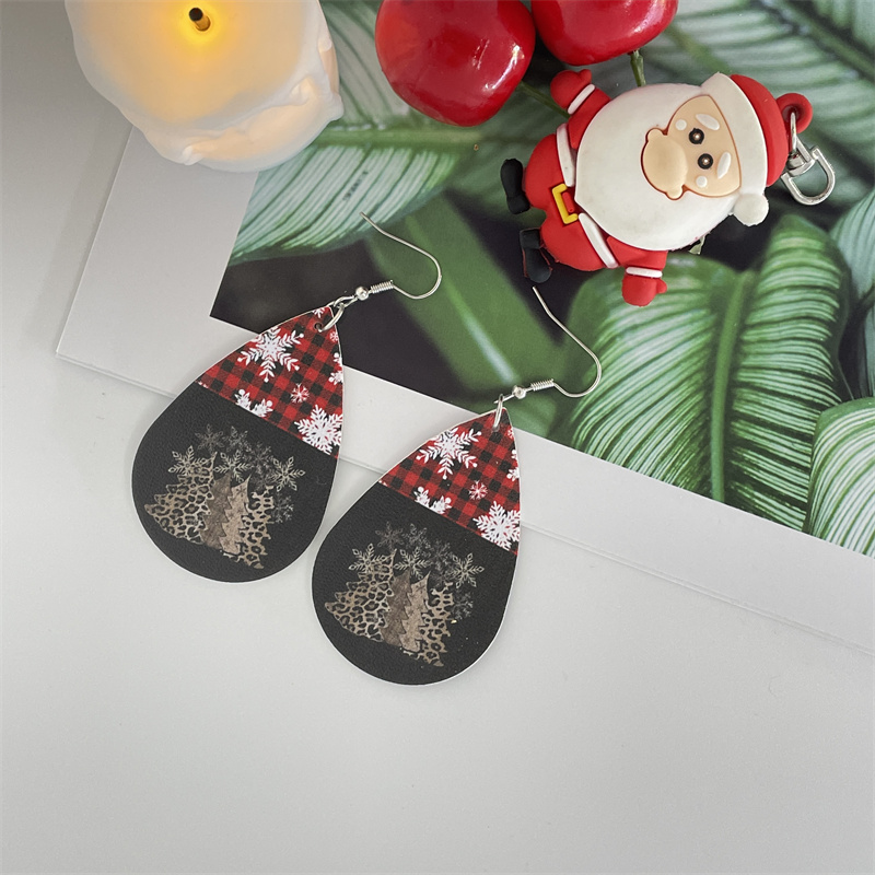 Nordic Style Christmas Tree Santa Claus Letter Pu Leather Women's Ear Hook 1 Pair display picture 11