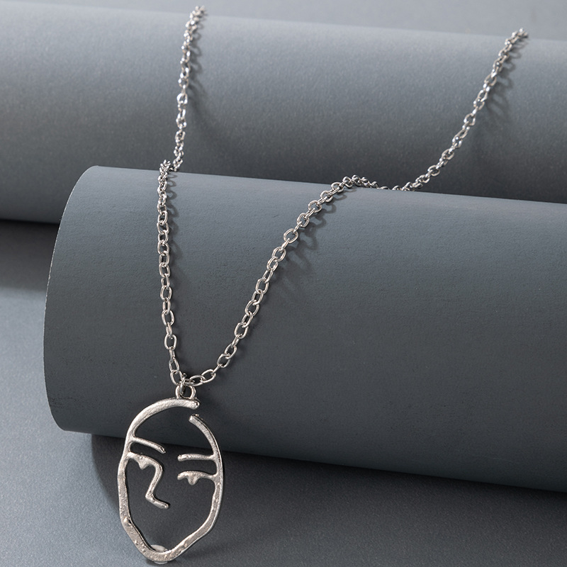 Simple Style Human Face Alloy Hollow Out Unisex Pendant Necklace display picture 1