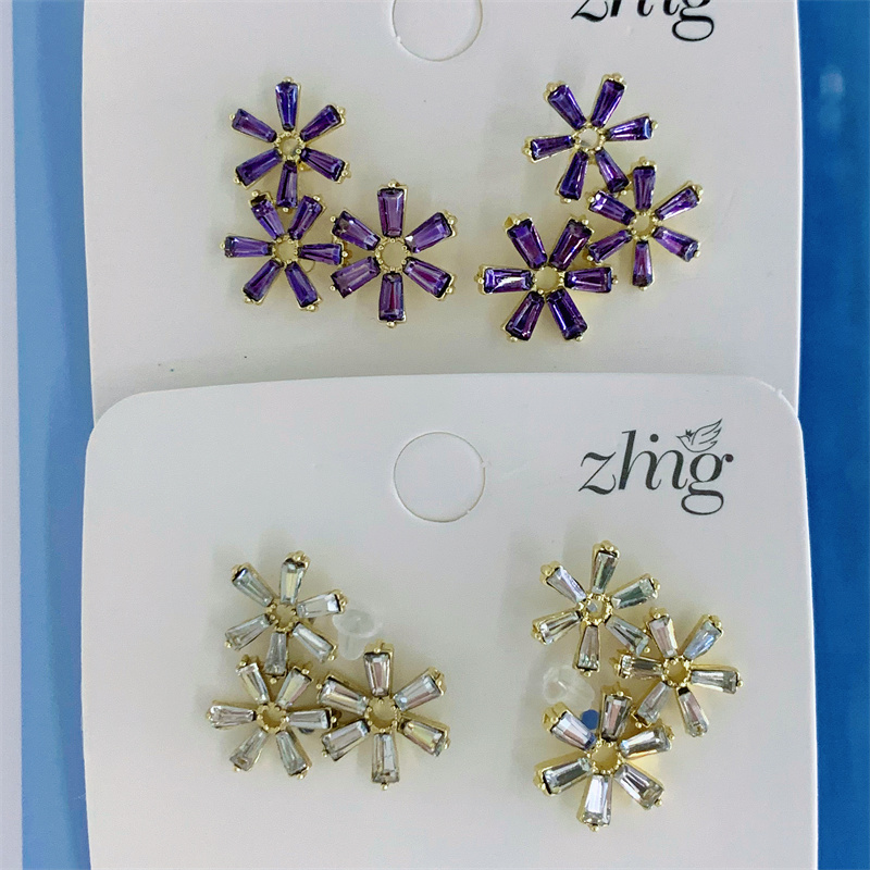 Retro Flower Alloy Inlay Women's Ear Studs 1 Pair display picture 4