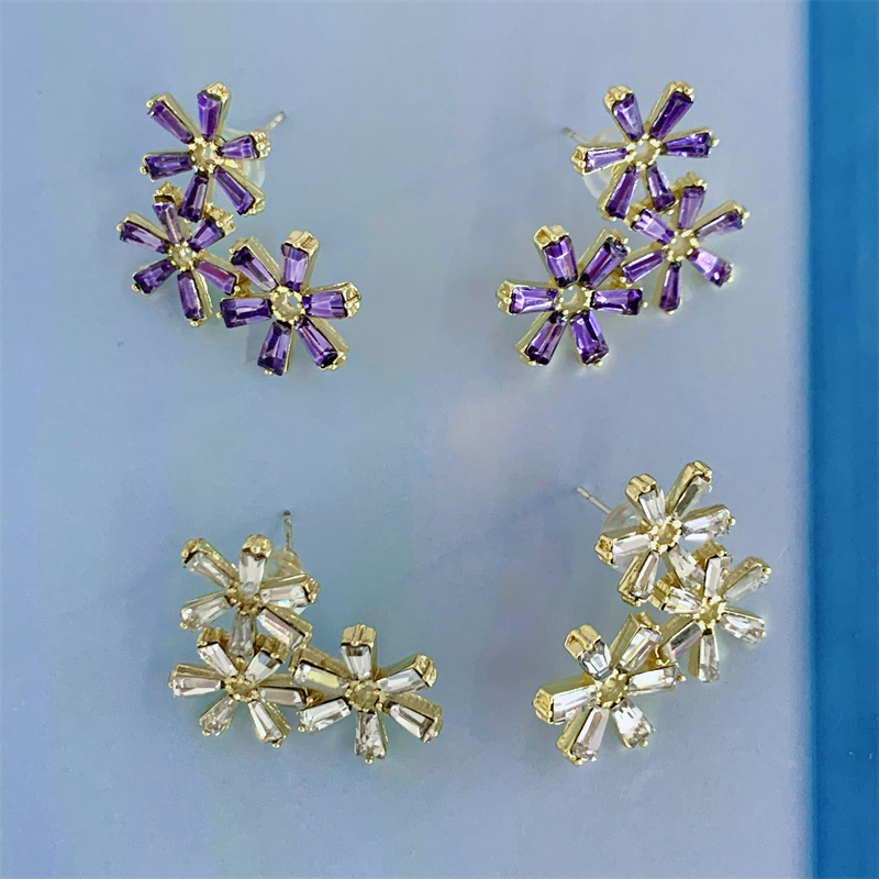 Retro Flower Alloy Inlay Women's Ear Studs 1 Pair display picture 5