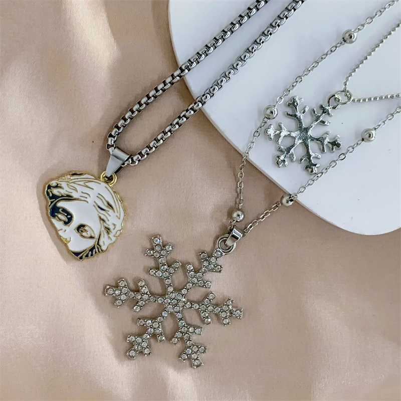 Simple Style Snowflake Alloy Inlay Rhinestones Unisex Pendant Necklace 1 Piece display picture 1