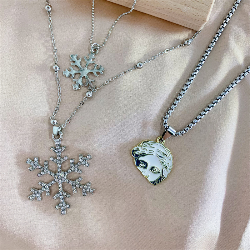 Simple Style Snowflake Alloy Inlay Rhinestones Unisex Pendant Necklace 1 Piece display picture 3