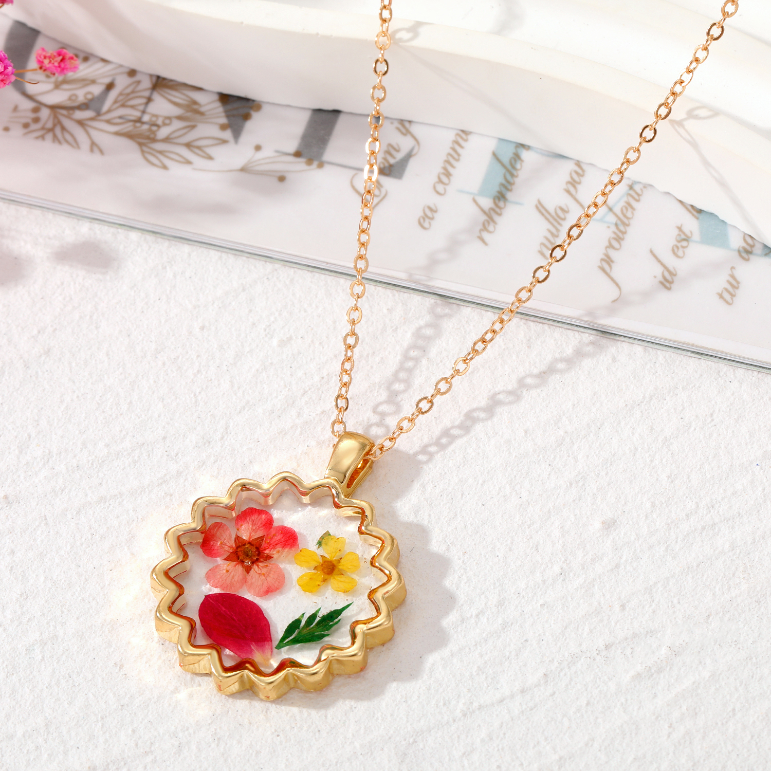 Simple Style Flower Alloy Epoxy Women's Pendant Necklace 1 Piece display picture 3