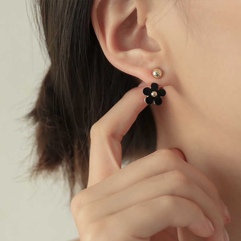 Simple Style Flower Alloy Plating Women's Ear Studs 1 Pair display picture 3
