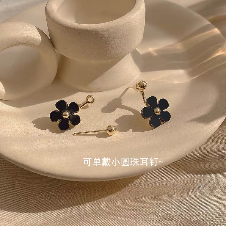 Simple Style Flower Alloy Plating Women's Ear Studs 1 Pair display picture 4