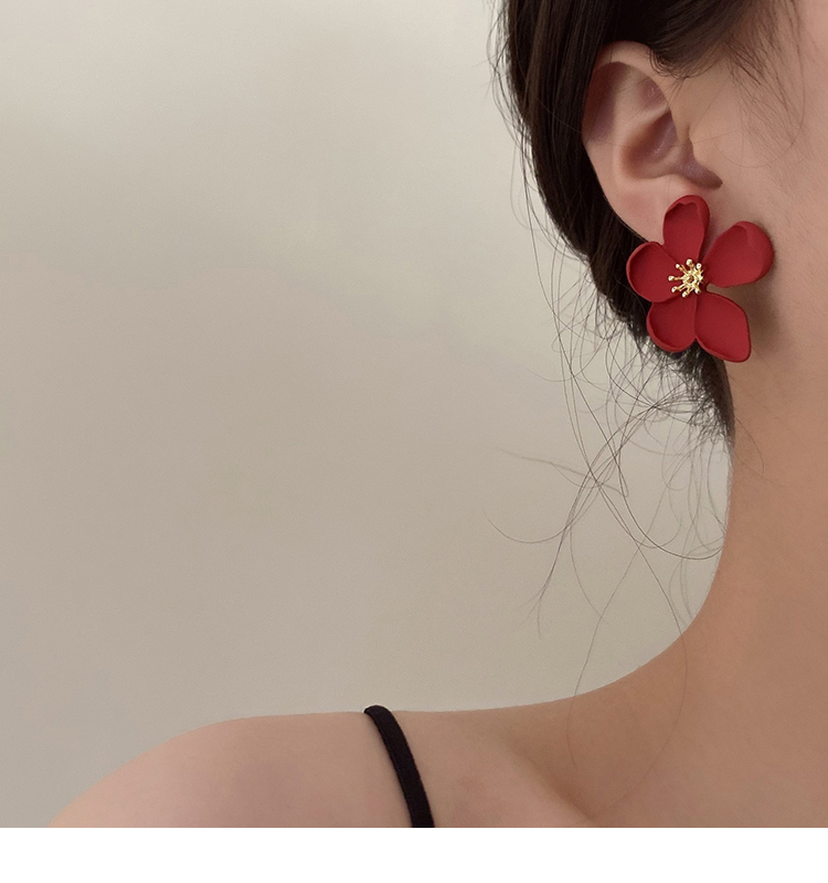 Fashion Flower Alloy Stoving Varnish Women's Ear Studs 1 Pair display picture 2