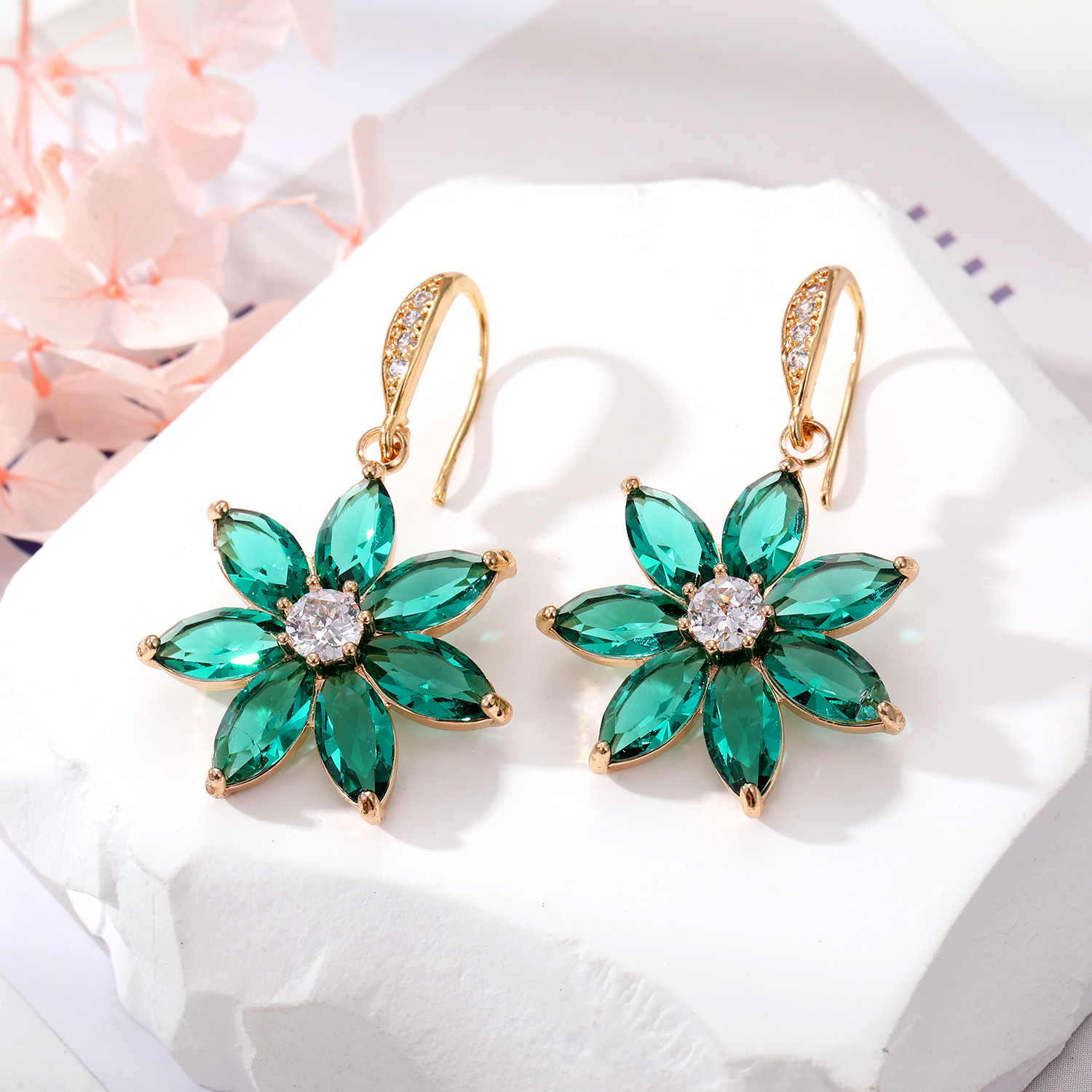 Fashion Lotus Alloy Inlay Crystal Rhinestones Women's Drop Earrings 1 Pair display picture 1
