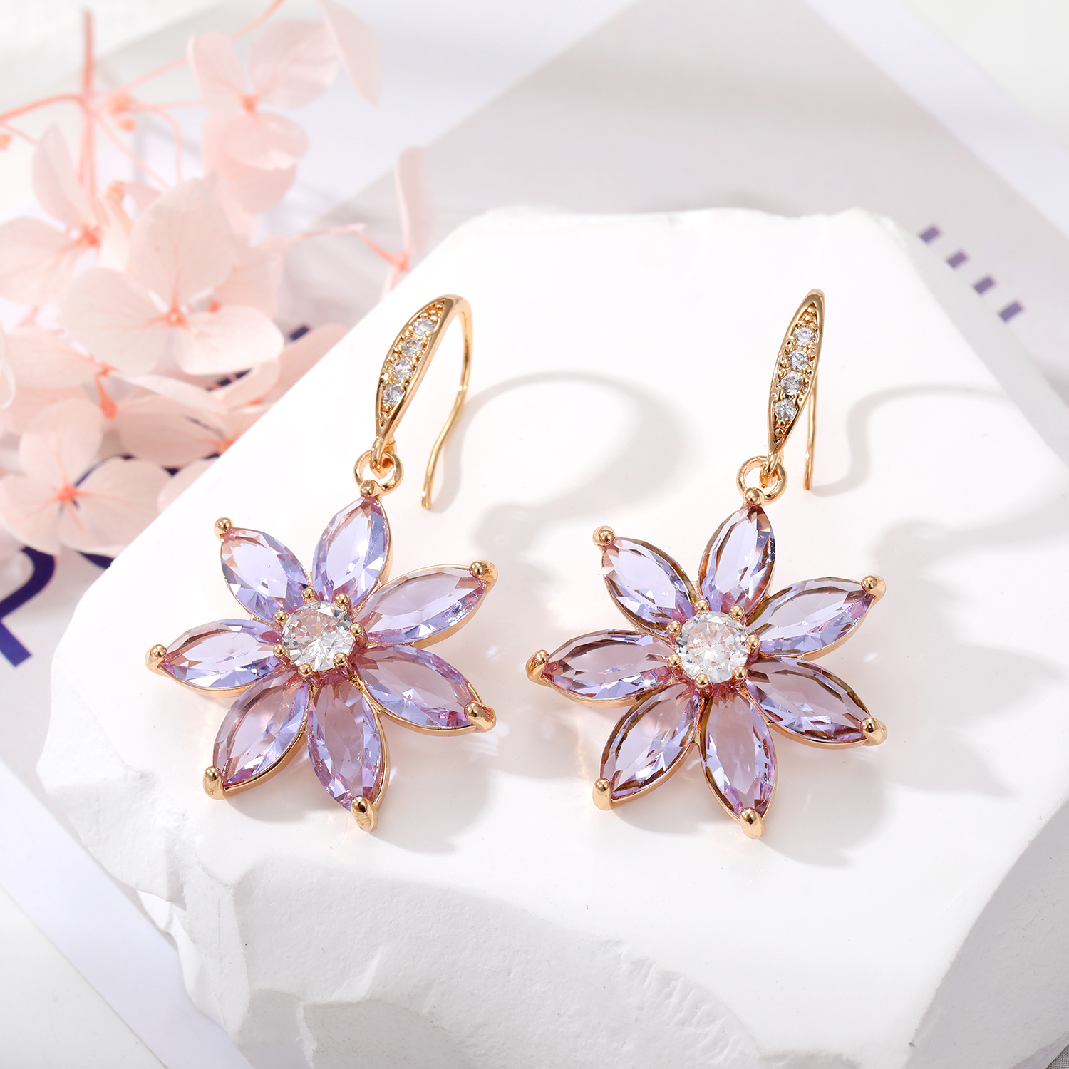 Fashion Lotus Alloy Inlay Crystal Rhinestones Women's Drop Earrings 1 Pair display picture 3