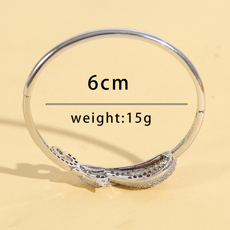 Fashion Cat Alloy Inlay Zircon Women's Bangle 1 Piece display picture 6