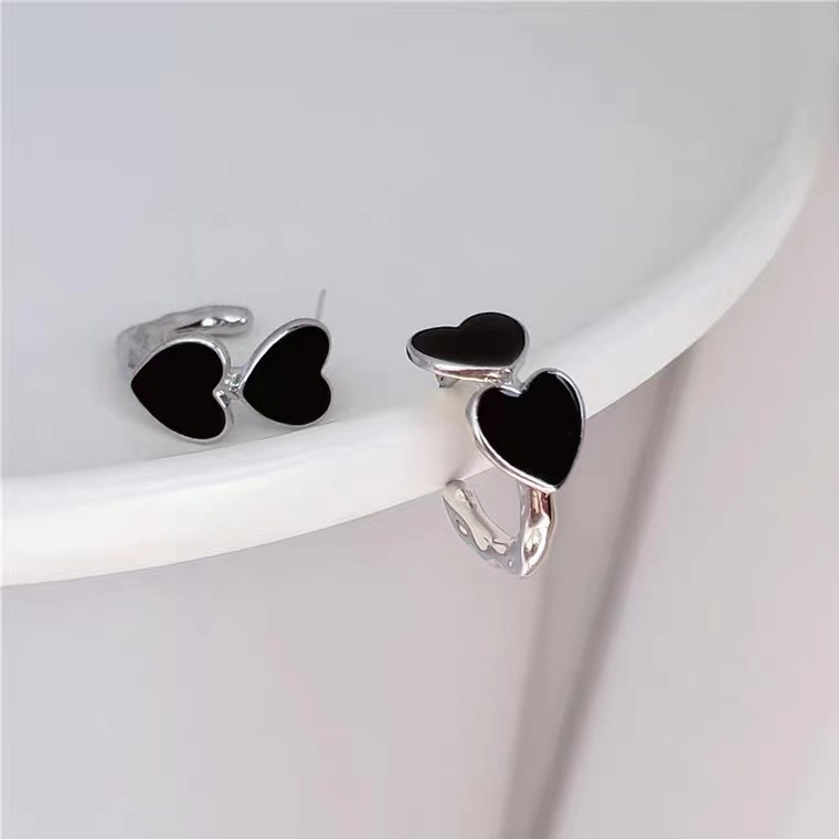 Fashion Heart Shape Alloy Women's Hoop Earrings 1 Pair display picture 1