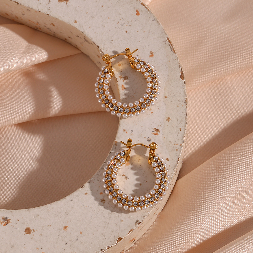 Fashion Geometric Stainless Steel Inlay Artificial Pearls Zircon Hoop Earrings 1 Pair display picture 6