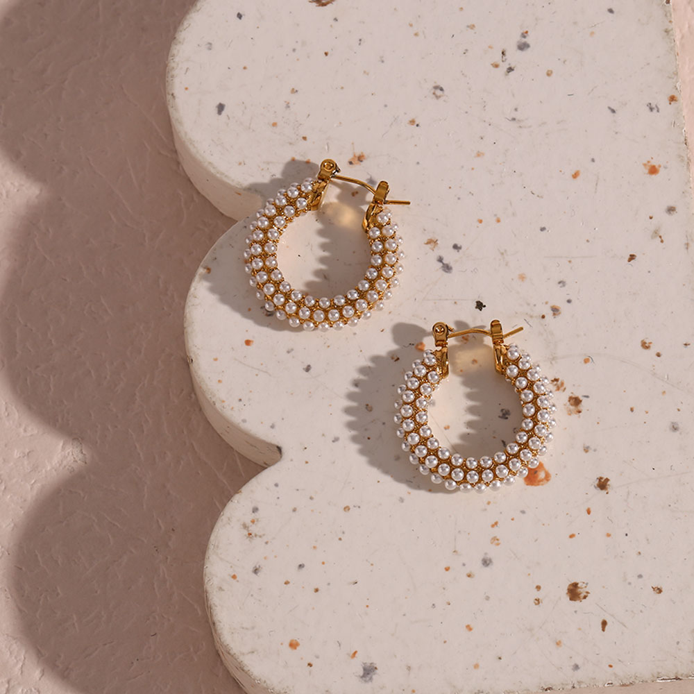 Moda Geométrico Acero Inoxidable Embutido Perlas Artificiales Chapado En Oro Pendientes De Aro 1 Par display picture 4