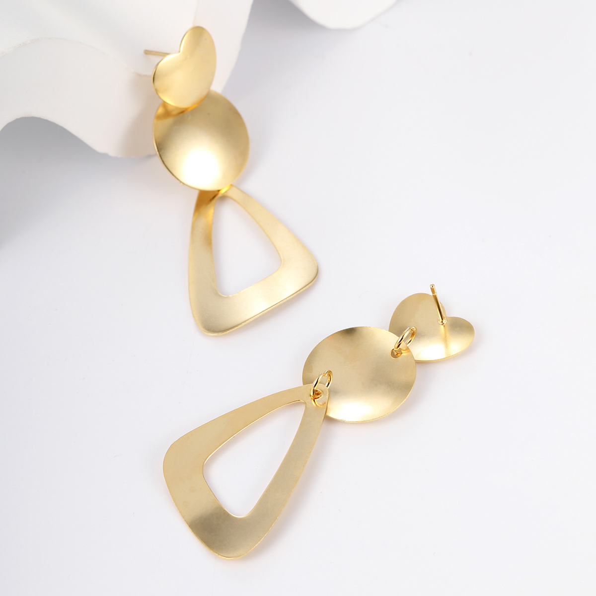 1 Pair Fashion Triangle Geometric Heart Shape Plating Stainless Steel 18k Gold Plated Dangling Earrings display picture 11