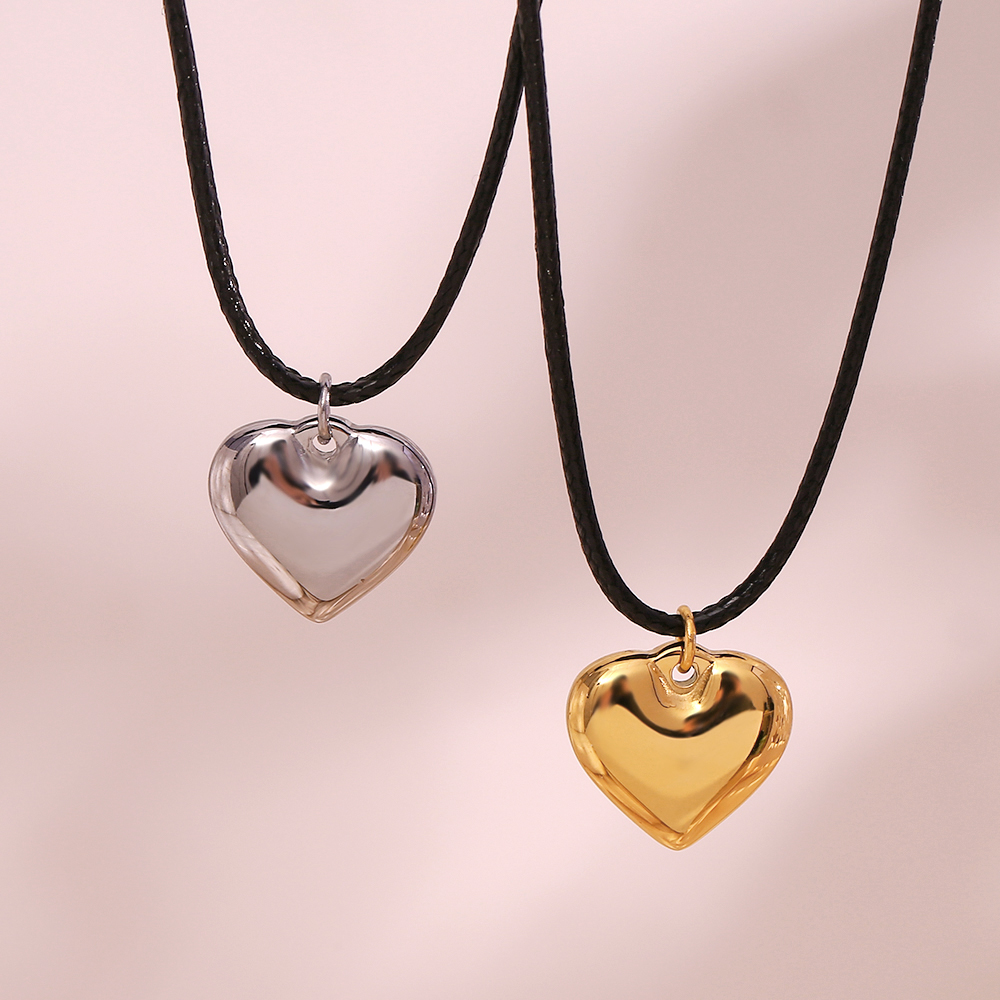 Fashion Heart Shape Stainless Steel Plating Pendant Necklace display picture 6