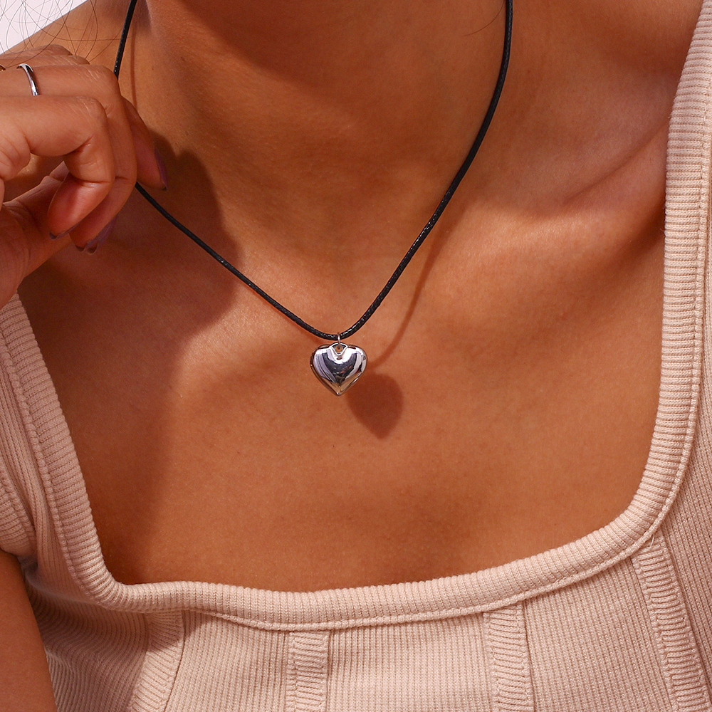 Fashion Heart Shape Stainless Steel Plating Pendant Necklace display picture 10