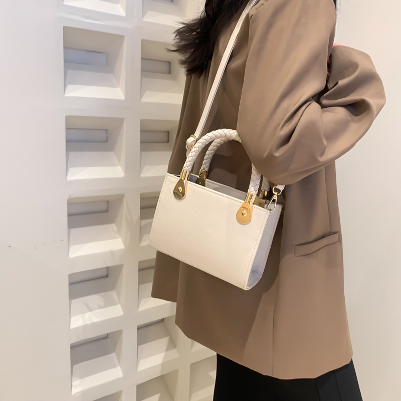 Women's All Seasons Pu Leather Fashion Handbag display picture 6