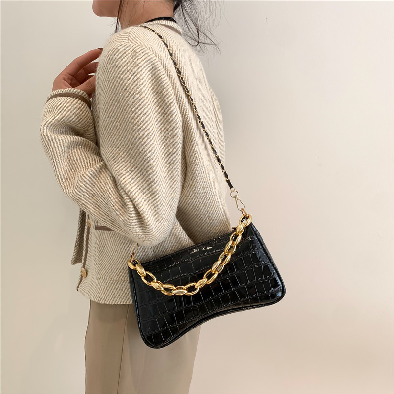 Women's All Seasons Pu Leather Solid Color Fashion Square Zipper Shoulder Bag display picture 3