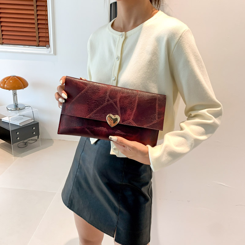 Women's All Seasons Pu Leather Color Block Vintage Style Square Magnetic Buckle Clutch Bag display picture 4