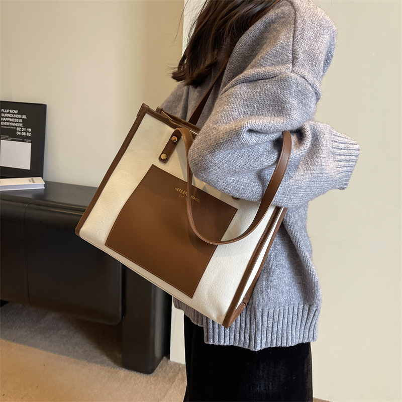 Women's All Seasons Canvas Letter Color Block Square Preppy Style Classic Style Streetwear Sewing Thread Square Zipper Shoulder Bag display picture 7