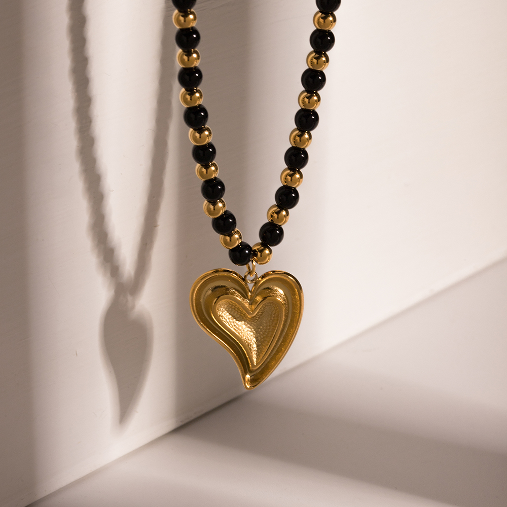 Wholesale Classic Style Commute Heart Shape Stainless Steel Beaded Plating 18k Gold Plated Pendant Necklace display picture 5