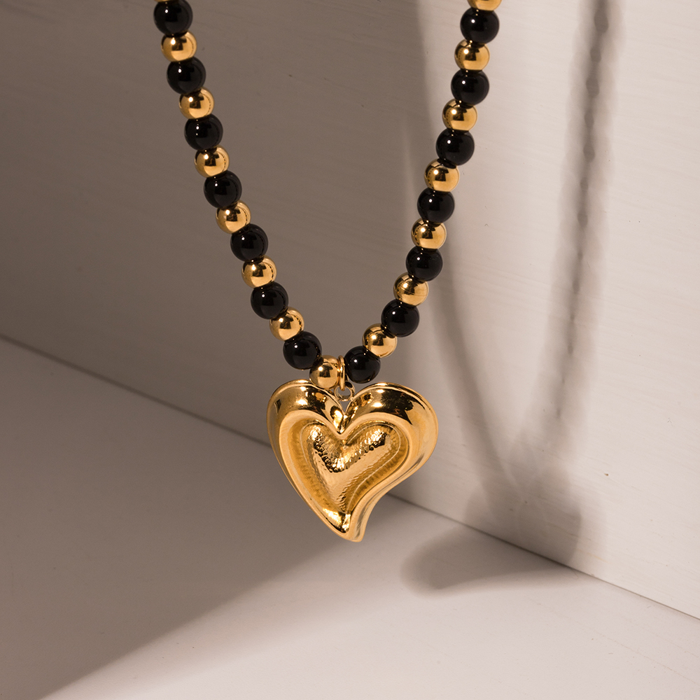 Wholesale Classic Style Commute Heart Shape Stainless Steel Beaded Plating 18k Gold Plated Pendant Necklace display picture 2