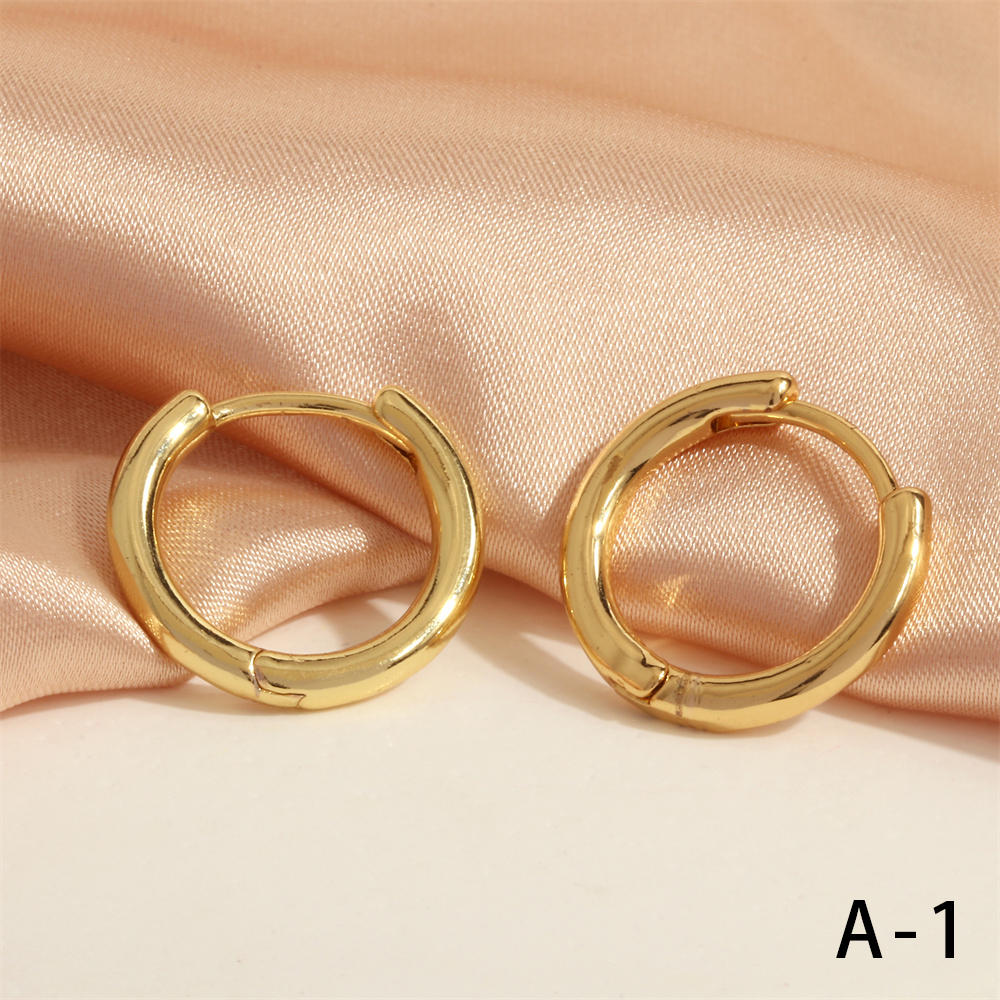 1 Pair Simple Style U Shape Round Plating Copper 18k Gold Plated Hoop Earrings display picture 6