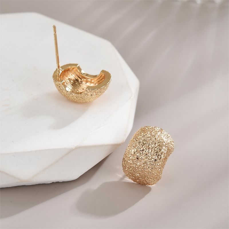 1 Pair Commute C Shape Plating Copper 18k Gold Plated White Gold Plated Ear Studs display picture 4