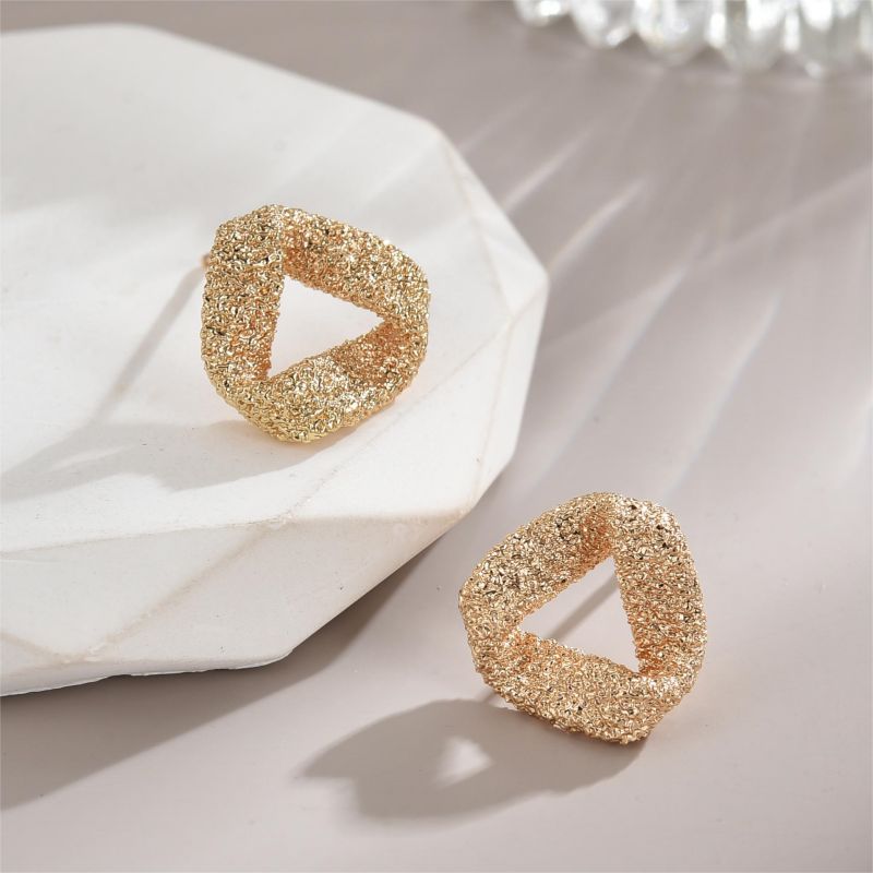 1 Pair Simple Style Triangle Plating Copper 18K Gold Plated Ear Studs display picture 2