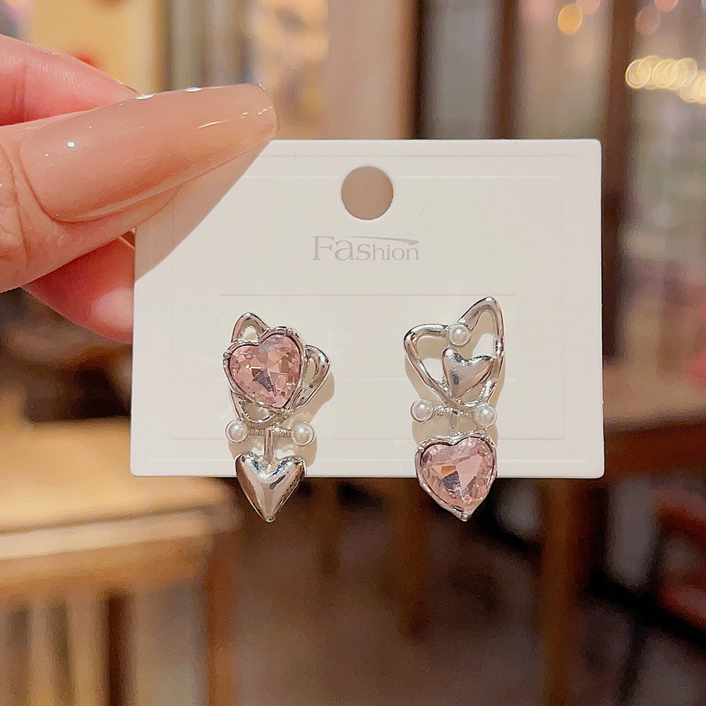 1 Pair Sweet Heart Shape Inlay Alloy Rhinestones Drop Earrings display picture 3